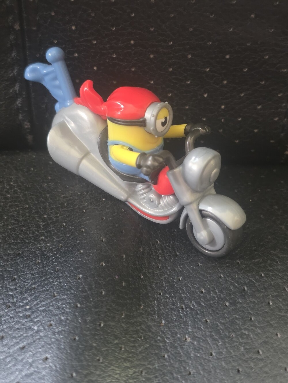 Kinder Surprise Egg Toys  Minions Around The World Collection Motorcyle Rider